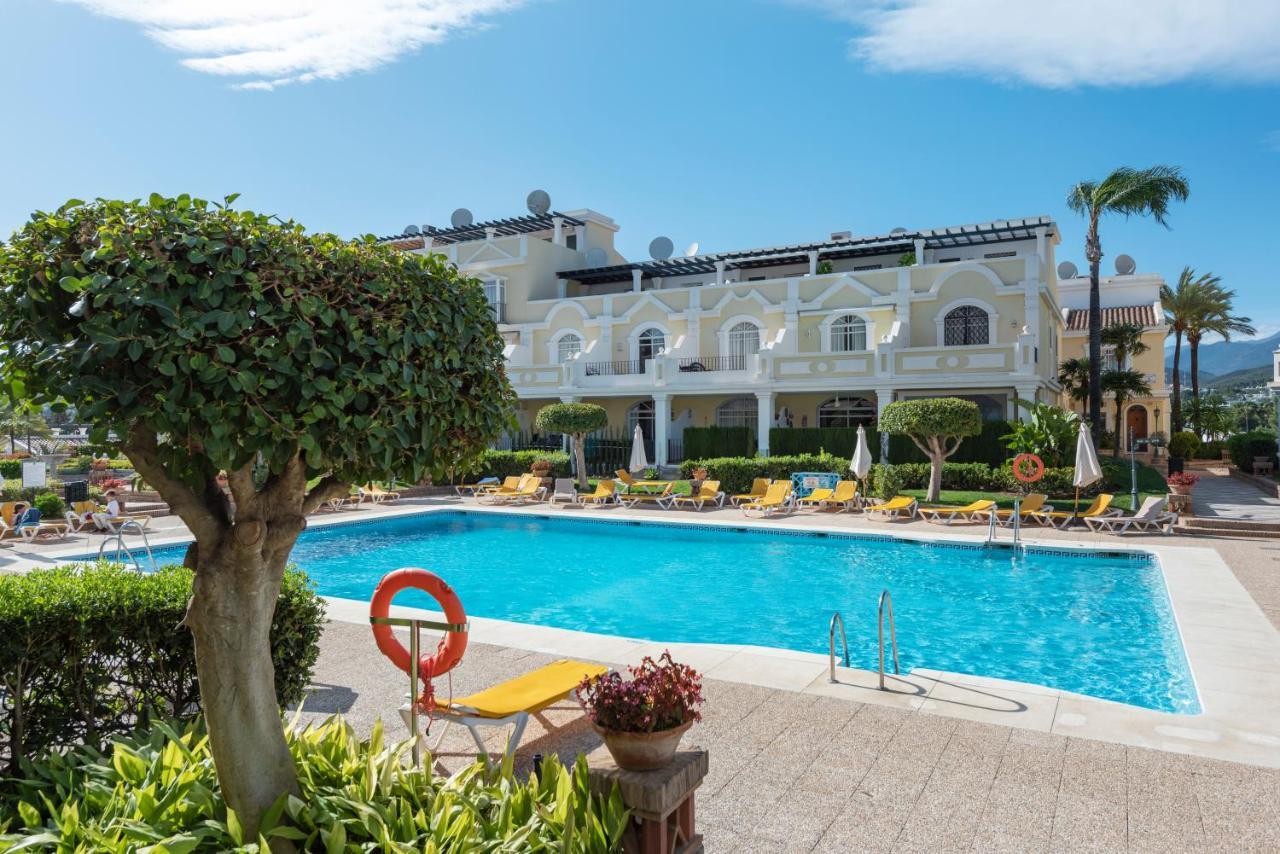 Bright 2 Bedroom Apartment With Parking Space And Swimming Pools In Aloha Gardens Marbella Ngoại thất bức ảnh
