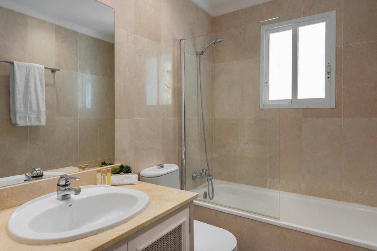 Bright 2 Bedroom Apartment With Parking Space And Swimming Pools In Aloha Gardens Marbella Ngoại thất bức ảnh